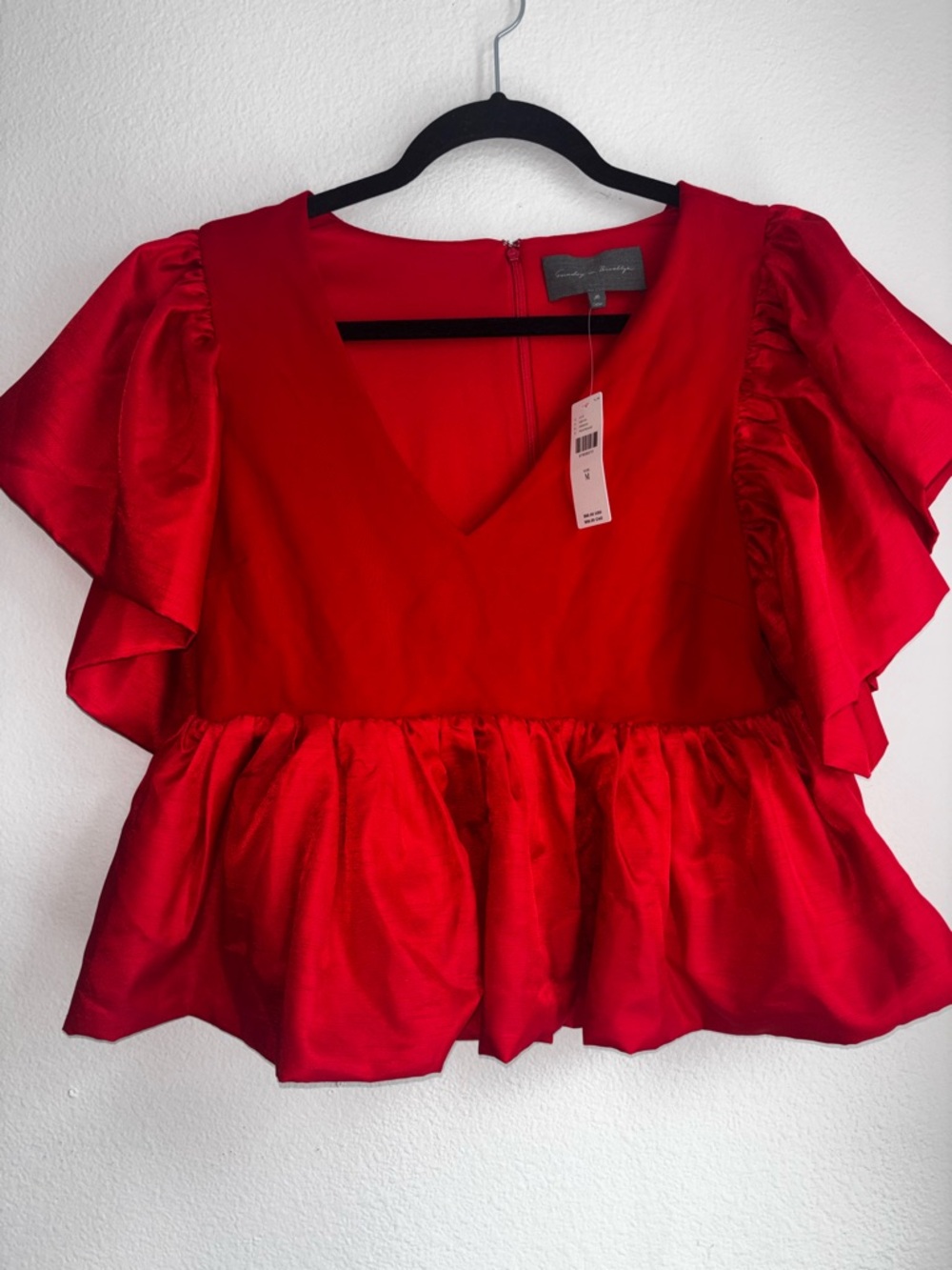 NWT Sunday in Brooklyn
Anthropologie Red Short Sleeve
Babydoll Top Small M - Picture 5 of 7